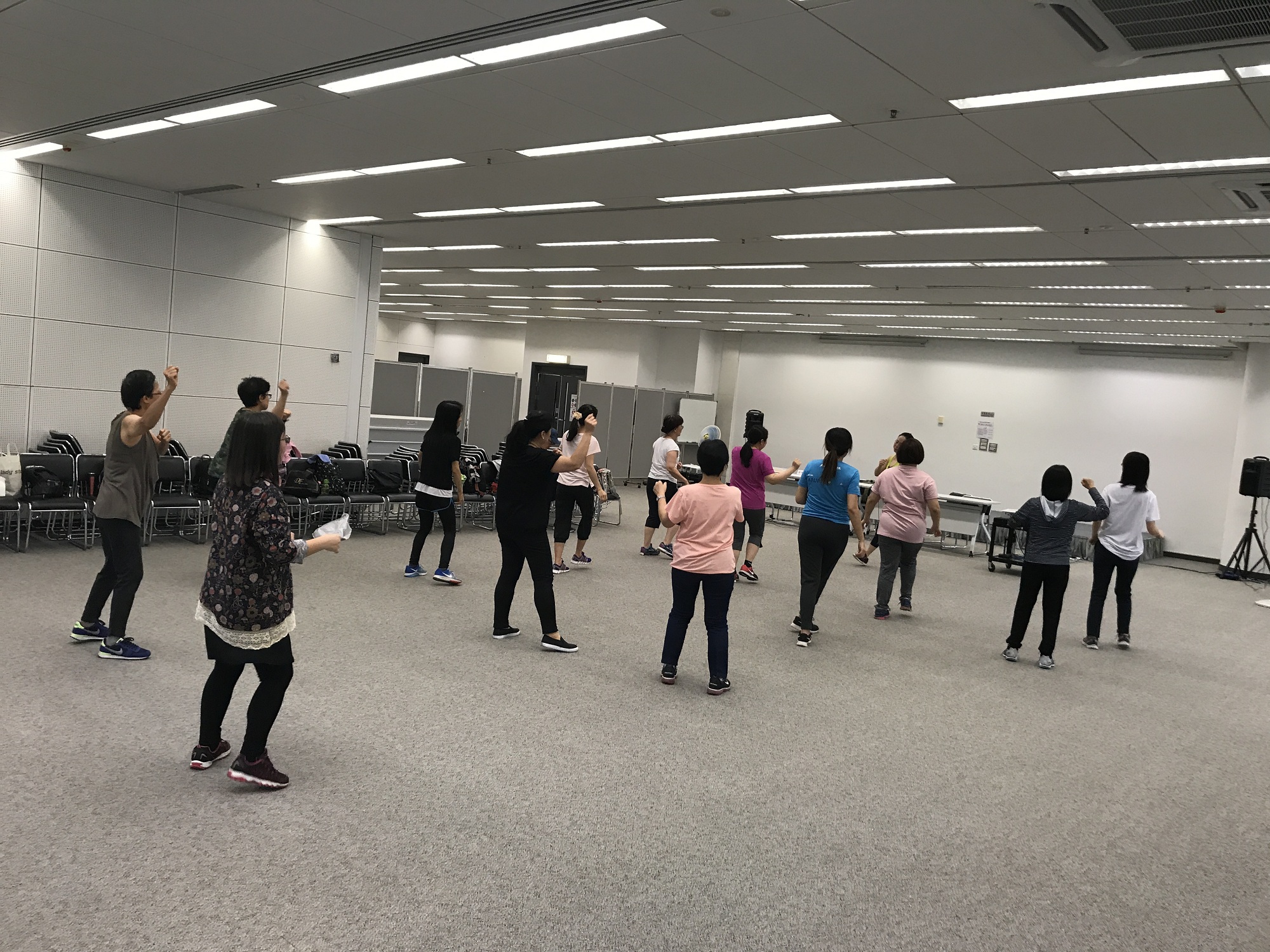 10月13日_自由快樂Zumba Fitness與全身伸展及提昇姿勢工作坊.JPG 10月13日_自由快樂Zumba Fitness與全身伸展及提昇姿勢工作坊.JPG